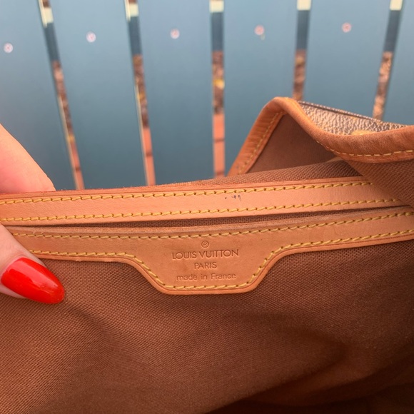 Real vintage Louis Vuitton Large size backpack
Used - Picture 2 of 9